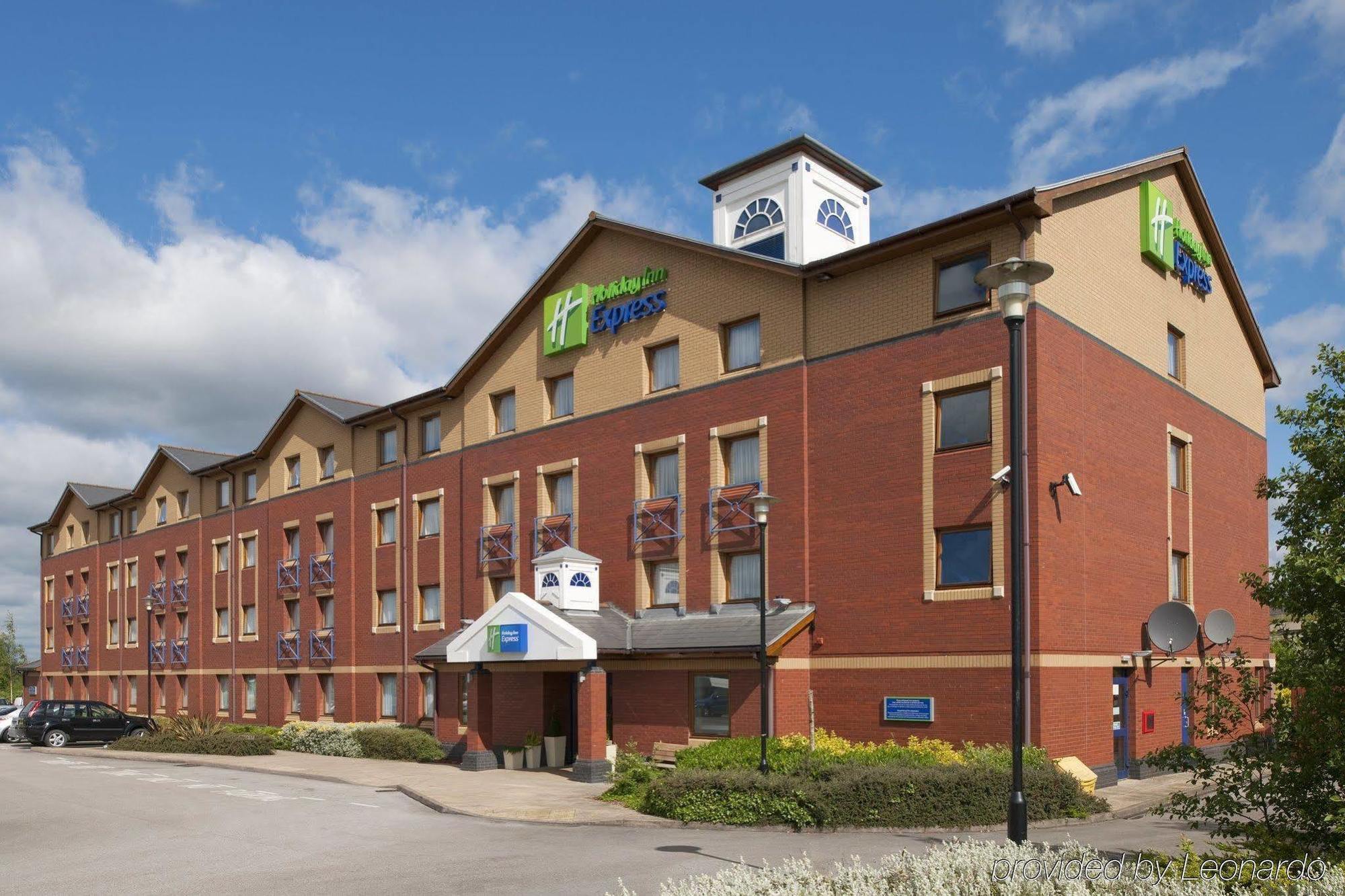 ฮอลิเดย์ อินน์ เอกซ์เพรส สโตก-ออน-เทรนต์ Stoke-on-Trent ภายนอก รูปภาพ