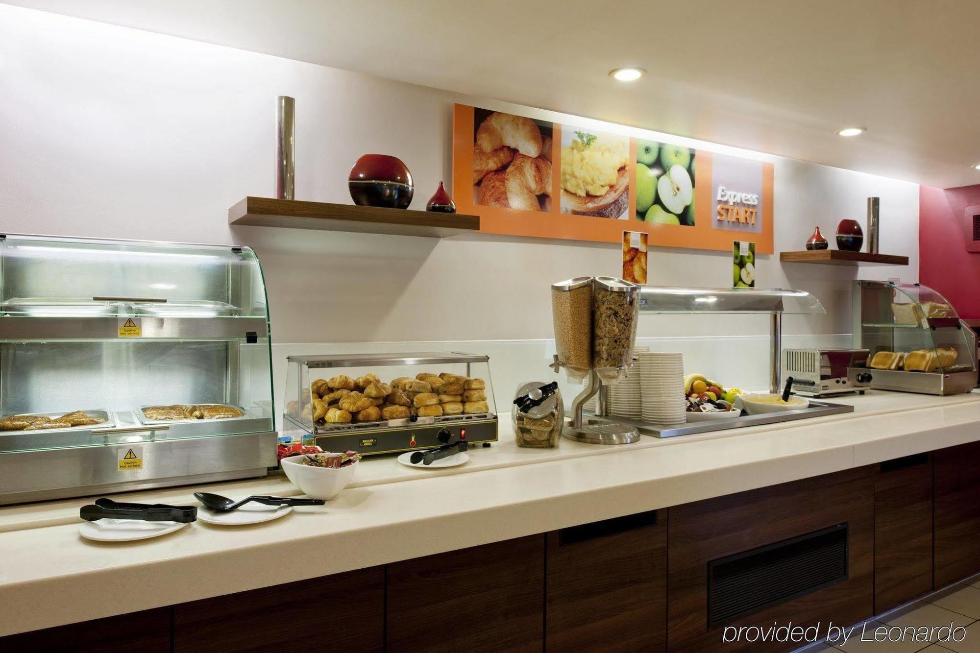 ฮอลิเดย์ อินน์ เอกซ์เพรส สโตก-ออน-เทรนต์ Stoke-on-Trent ร้านอาหาร รูปภาพ